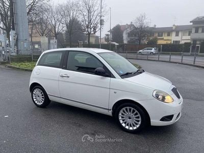 Bianco Usata 2011 Lancia Ypsilon Utilitaria | 3900 € (Buon prezzo)