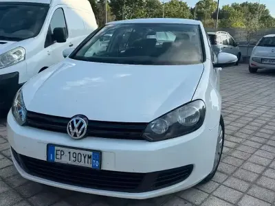 Usata VW Golf VII Comfortline 105 CV (77 kW) 2013 Bianco Berlina