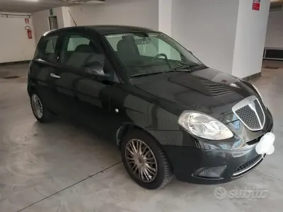 Usata Lancia Ypsilon 80 CV (58 kW) 2010 Nero Utilitaria