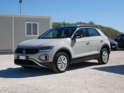 Usata VW T-Roc Life 110 CV (80 kW) 2023 Bianco SUV