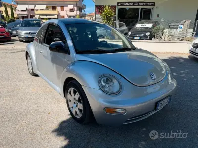 Usata VW New Beetle 101 CV (74 kW) 2004 Grigio Utilitaria
