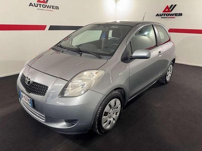 Usata Toyota Yaris 69 CV (50 kW) 2008 Grigio Utilitaria