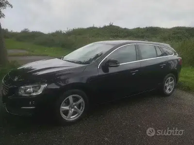 Usata Volvo V60 Business Edition 115 CV (84 kW) 2015 Nero Station wagon