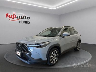 Begagnad Toyota Corolla Cross Trend 140 HK (102 kW) 2025 Grå SUV