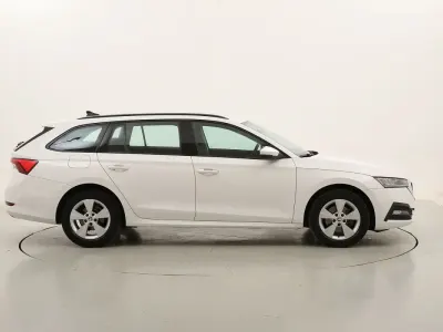 Usata Skoda Octavia Executive 150 CV (110 kW) 2022 Biancobianco Station wagon