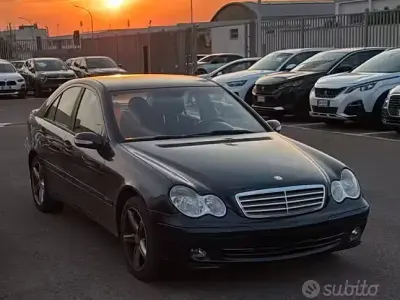 Usata Mercedes C180 Classic 143 CV (105 kW) 2004 Bluazzurro Berlina