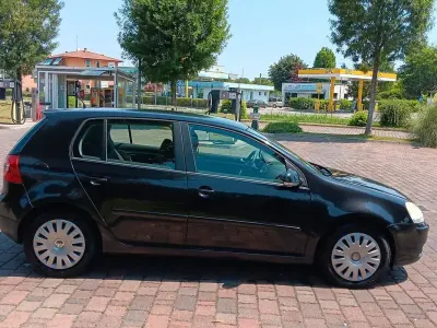 Usata VW Golf V Trendline 105 CV (77 kW) 2007 Nero Berlina