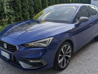 Usata Seat Leon FR 150 CV (110 kW) 2020 Blu/azzurro Berlina