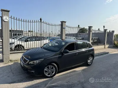 Usata Peugeot 308 Business-Line 131 CV (96 kW) 2018 Bluazzurro Berlina