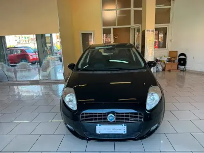 Usata Fiat Grande Punto Dynamic 75 CV (55 kW) 2007 Nero Utilitaria