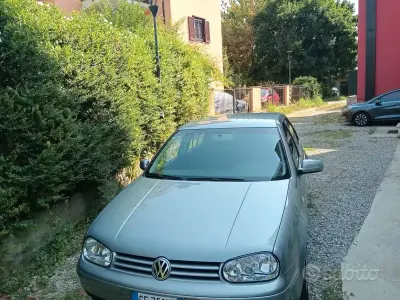 Usata VW Golf IV 105 CV (77 kW) 2003 Berlina