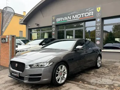Usata Jaguar XE Prestige 180 CV (132 kW) 2019 Grigio Berlina