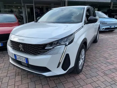 Occasion Peugeot 3008 Active 131 PK (96 kW) 2022 Wit SUV