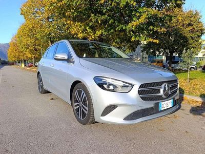Usata Mercedes B200 150 CV (110 kW) 2020 Argento Monovolume