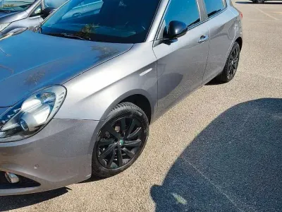 Usata Alfa Romeo Giulietta 120 CV (88 kW) 2015 Grigio Utilitaria