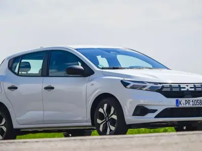 Nuova Dacia Sandero Journey 101 CV (74 kW) 2026 Argento Berlina