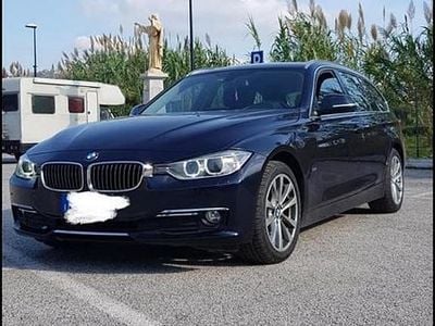 Begagnad BMW 320 Luxury Line 184 HK (135 kW) 2012 Blå Sedan