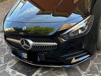 Usata Mercedes B200 Premium 163 CV (119 kW) 2021 Nero Monovolume
