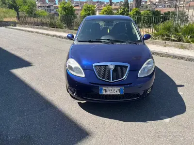 Usata Lancia Ypsilon 75 CV (55 kW) 2008 Blu Utilitaria