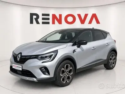 Usata Renault Captur Techno 101 CV (74 kW) 2023 Grigio SUV