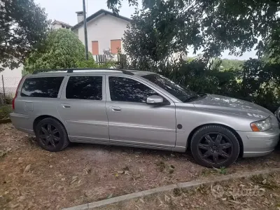 Usata Volvo V70 136 CV (100 kW) 2007 Grigio Station wagon