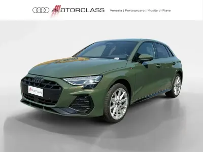 Nuova Audi A3 S-Line 150 CV (110 kW) 2026 Verde distretto metallizzato Berlina