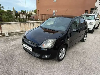 Usata Ford Fiesta Ghia 68 CV (50 kW) 2008 Nero Utilitaria