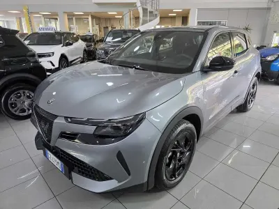 Usata Alfa Romeo Junior 145 CV (106 kW) 2025 Grigio SUV