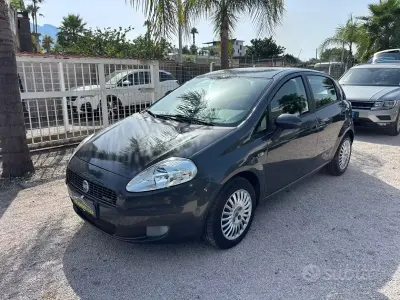 Usata Fiat Grande Punto Dynamic 75 CV (55 kW) 2007 Grigio Utilitaria