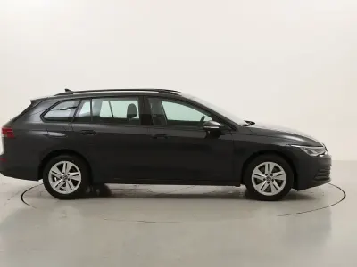 Usata VW Golf VIII Life 116 CV (85 kW) 2022 Grigiogrigio Station wagon