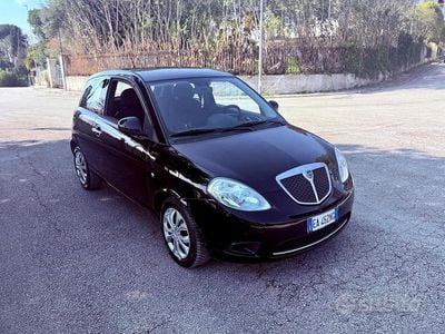 Usata Lancia Ypsilon 60 CV (44 kW) 2011 Nero Utilitaria