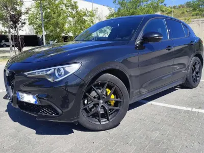 Second-hand Alfa Romeo Stelvio Ti 209 CP (153 kW) 2021 Negru SUV