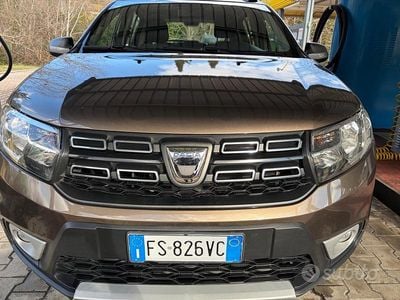 Usata Dacia Sandero Stepway 95 CV (69 kW) 2019 Marrone Berlina