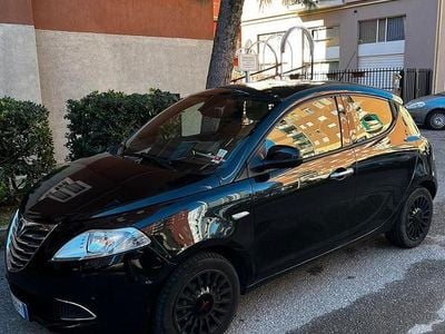 Usata Lancia Ypsilon Gold 69 CV (50 kW) 2012 Nero Utilitaria
