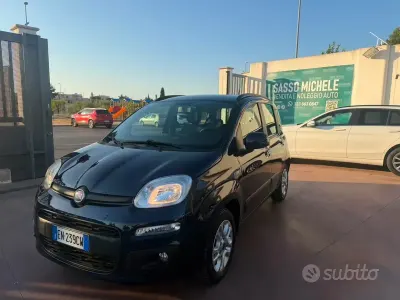 Usata Fiat Panda Lounge 69 CV (50 kW) 2012 Blu Utilitaria