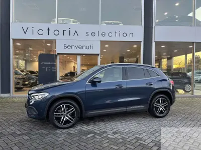 Begagnad Mercedes GLA200 150 HK (110 kW) 2021 Blå SUV