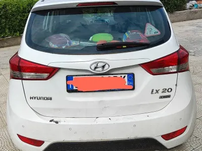 Usata Hyundai ix20 77 CV (56 kW) 2011 Bianco Utilitaria