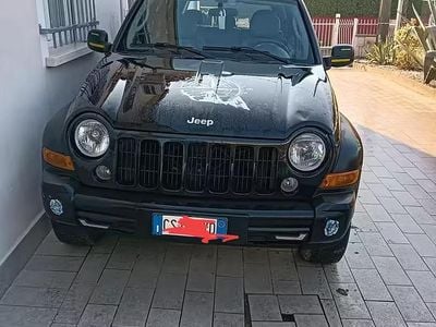 Usata Jeep Cherokee 2005 Nero SUV