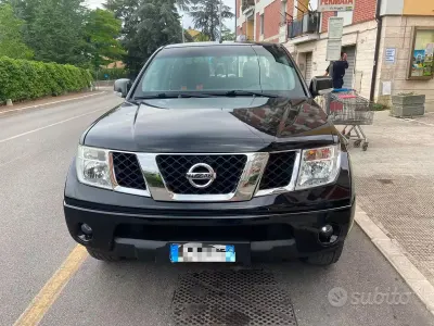 Usata Nissan Navara 171 CV (125 kW) 2010 Nero Pick-up