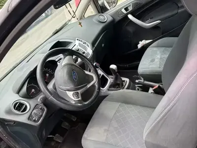Usata Ford Fiesta 82 CV (60 kW) 2011 Nero Berlina