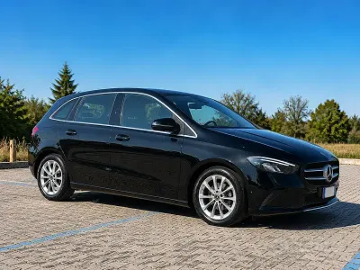 Usata Mercedes B180 116 CV (85 kW) 2020 Nero Utilitaria
