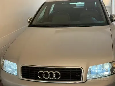 Usata Audi A4 130 CV (95 kW) 2003 Grigio Berlina