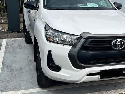 Usata Toyota HiLux 150 CV (110 kW) 2023 Bianco Pick-up