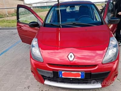 Usata Renault Clio II 100 CV (73 kW) 2011 Rosso Utilitaria