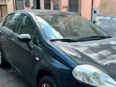 Usata Fiat Grande Punto 77 CV (56 kW) 2009 Blu Utilitaria