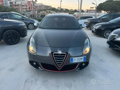 Usata Alfa Romeo Giulietta Exclusive 105 CV (77 kW) 2011 Grigio Utilitaria
