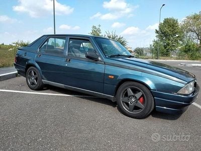 Usata Alfa Romeo 75 120 CV (88 kW) 1990 Blu Berlina