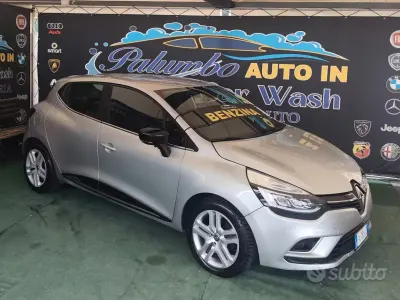 Usata Renault Clio V Intens 91 CV (66 kW) 2026 Grigio Berlina
