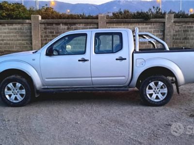 Grigio Usata 2007 Nissan Navara Pick-up | 12.500 € (Buon prezzo)