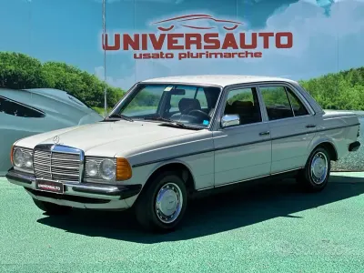 Usata Mercedes 200 60 CV (44 kW) 1981 Berlina